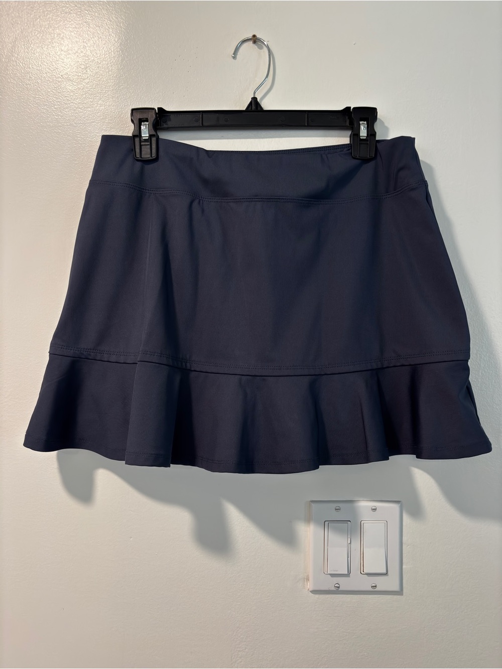 Tommy Bahama Women's Navy Ruffle Hem Tennis Skort Size L